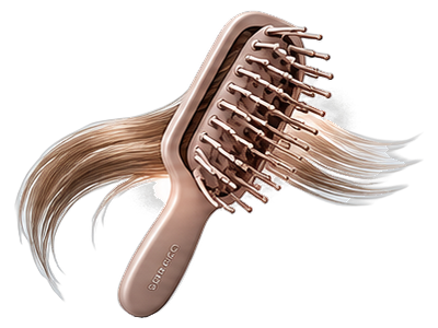 Wave detangling brush gliding through hair